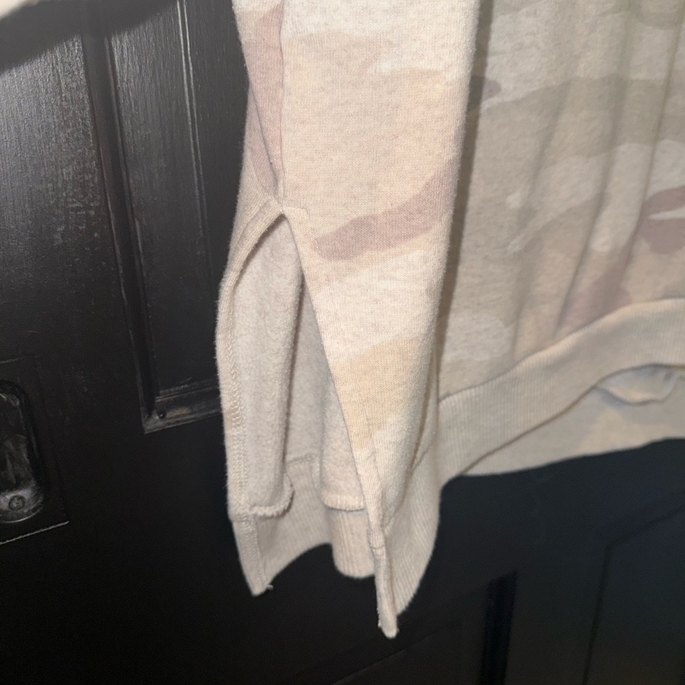 American Eagle Outfitters Beige Camo Crewneck Sweater- Oversized fit - Picture 4 of 4
